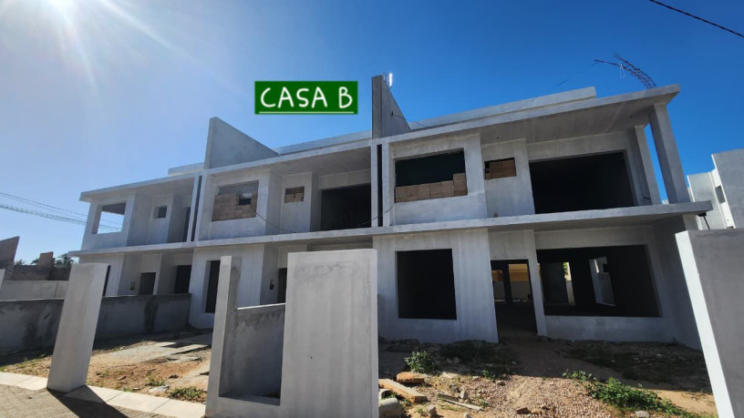 vende-se-uma-moradia-inacabada-t4-duplex-na-polana-canico-big-0