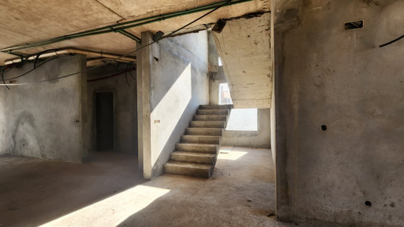 vende-se-uma-moradia-inacabada-t4-duplex-na-polana-canico-big-4