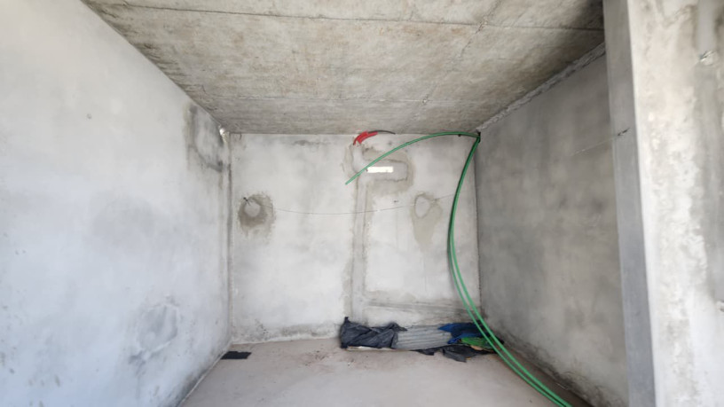 vende-se-uma-moradia-inacabada-t4-duplex-na-polana-canico-big-1