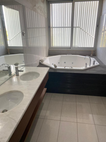 arrenda-se-luxuosa-moradia-t3-duplex-mobilada-na-cidade-da-beira-big-4