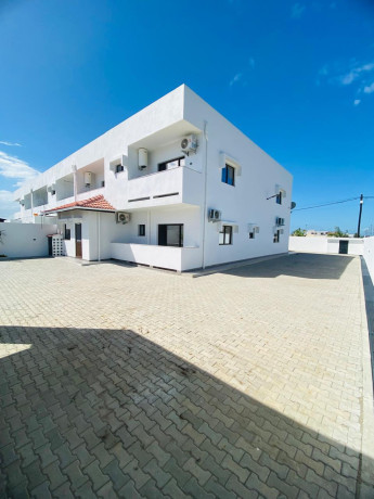 arrenda-se-luxuosa-moradia-t4-na-cidade-na-beira-big-0