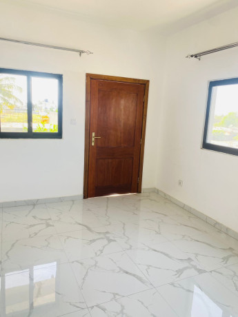 arrenda-se-super-moradia-duplex-t4-na-beira-macute-big-3