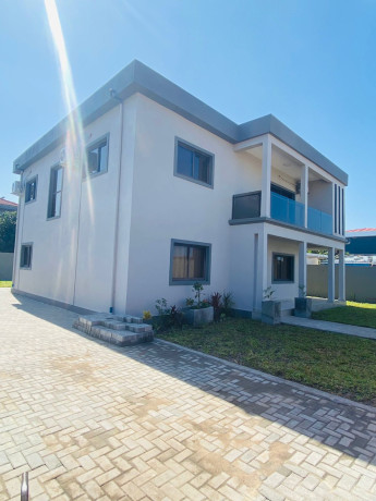 arrenda-se-super-moradia-duplex-t4-na-beira-macute-big-0