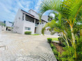 arrenda-se-magnifica-moradia-t4-na-sommerschield-ii-cafe-sol-small-0