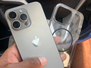 iphone-15-pro-max-256gb-natural-titanium-bateria-83-em-excelente-estado-de-conservacao