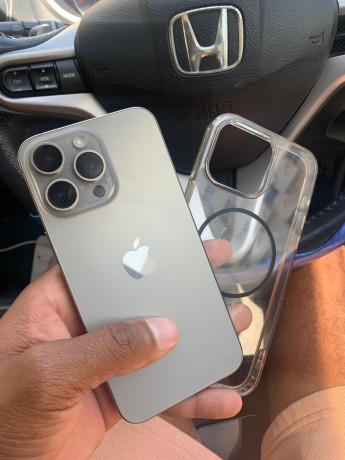 iphone-15-pro-max-256gb-natural-titanium-bateria-83-em-excelente-estado-de-conservacao-big-0