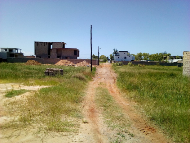 terreno-2025-chiango-frente-as-bombas-petromoc-big-0