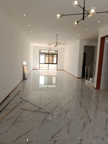 vende-se-luxuosa-moradia-t4-no-mapulene-bombas-da-galp-big-4