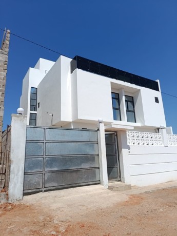 vende-se-luxuosa-moradia-t4-no-mapulene-bombas-da-galp-big-0