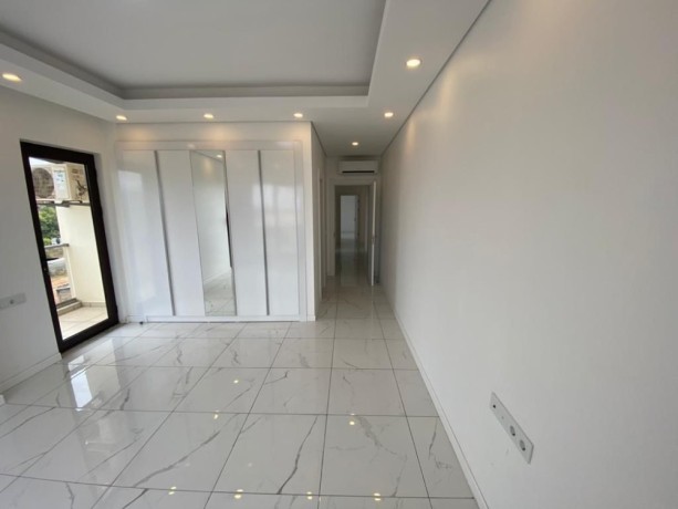 condominio-rosa-temos-luxuoso-apartamento-t3-big-1