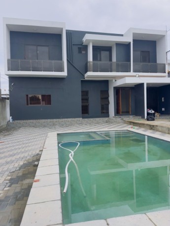 vende-se-luxuosa-moradia-t3-no-bairro-magoanine-cmc-big-0