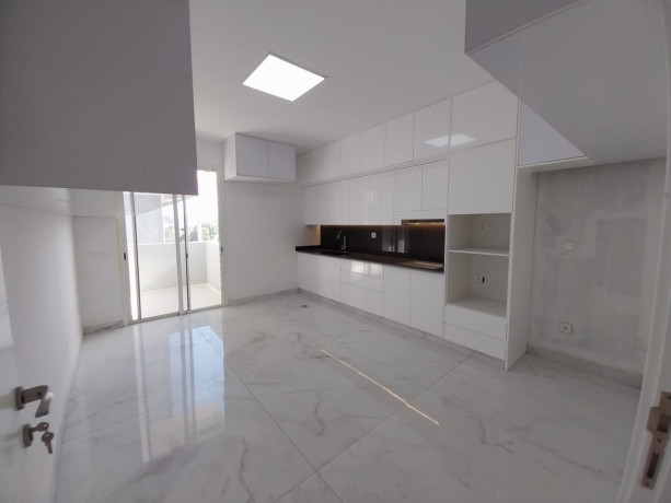 arrenda-se-luxuoso-apartamento-t3-n-sommerschield-ii-big-3