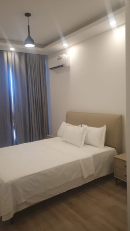 arrenda-se-luxuoso-apartamento-t2-mobilado-no-condominio-aura-big-2
