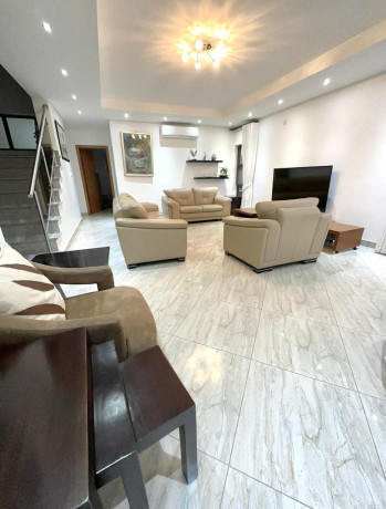 vende-se-luxuosa-moradia-t5-no-condominio-triunfo-village-big-4