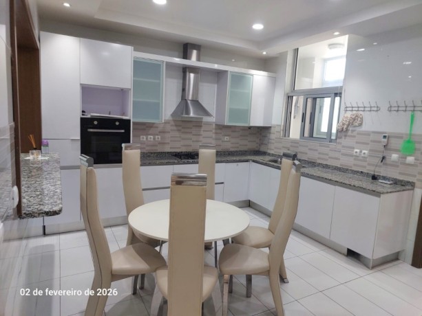 beach-front-arrenda-se-luxuoso-apartamento-t3-mobilado-com-vista-ao-mar-big-4