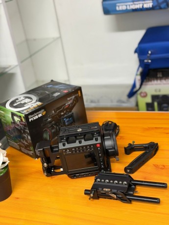 camara-profissional-blackmagic-pyxis-6k-ef-full-frame-6048x4032-olpf-hdr-big-0