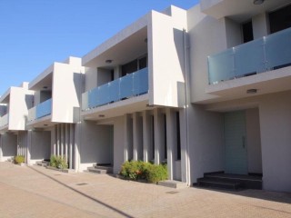 vende-se-uma-moradia-t4-dentro-do-condominio-janela-do-indico-costa-do-sol