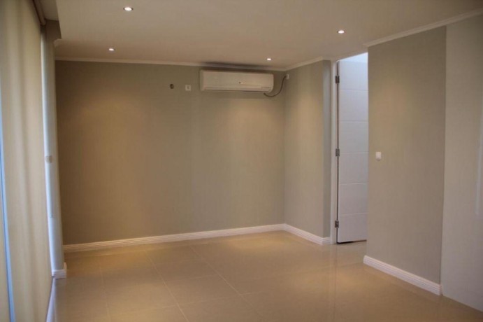 vende-se-uma-moradia-t4-dentro-do-condominio-janela-do-indico-costa-do-sol-big-4