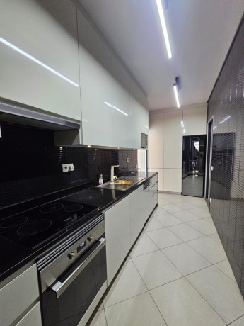 arrenda-se-luxuoso-apartamento-t3-mobilado-no-xiluva-jardim-big-4