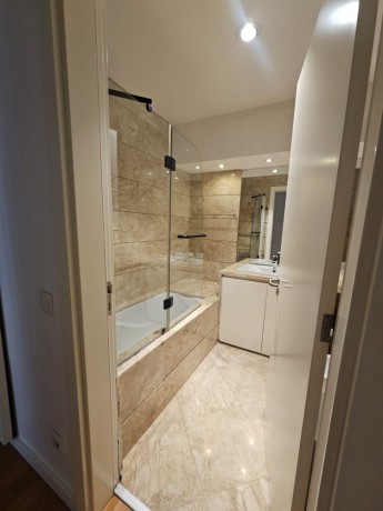 arrenda-se-luxuoso-apartamento-t3-mobilado-no-xiluva-jardim-big-2