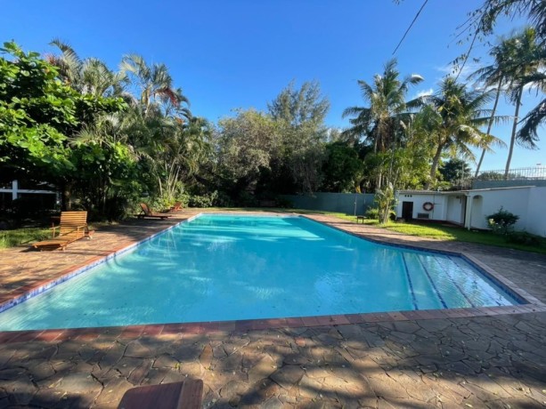 vende-se-vivenda-t4-impecavel-no-condominio-park-miramar-por-tras-do-kaya-kwanga-usd-165000000-big-1