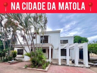 vende-se-linda-moradia-t5-rc-1andar-na-cidade-da-matola-falta-tijoleiras-e-loica-sanitaria