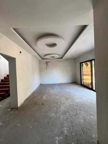 vende-se-linda-moradia-t5-rc-1andar-na-cidade-da-matola-falta-tijoleiras-e-loica-sanitaria-big-3