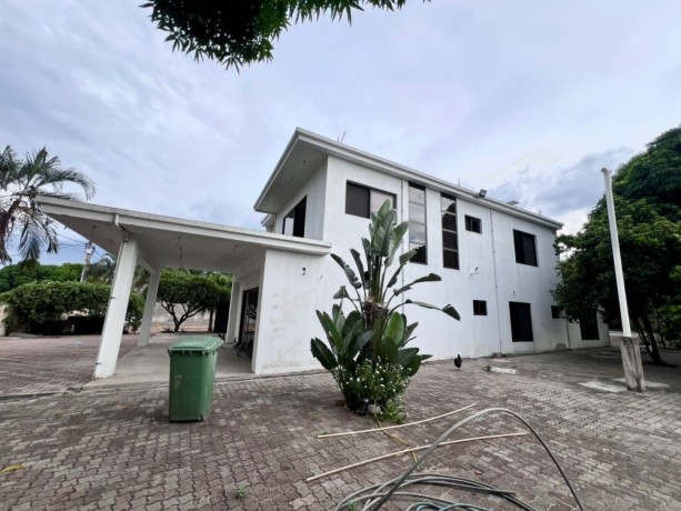 vende-se-linda-moradia-t5-rc-1andar-na-cidade-da-matola-falta-tijoleiras-e-loica-sanitaria-big-1