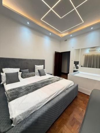 rrenda-se-luxuoso-apartamento-t2-mobilado-no-bairro-central-big-4