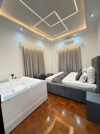 rrenda-se-luxuoso-apartamento-t2-mobilado-no-bairro-central-big-3