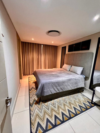 arrenda-se-luxuoso-apartamento-duplex-t41-mobilado-no-super-mares-big-3