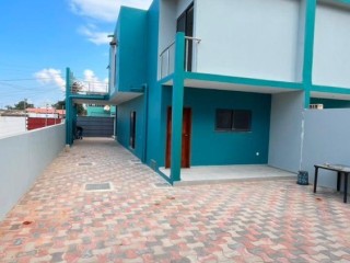vende-se-geminada-t3-no-bairro-de-laulane