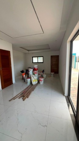 vende-se-geminada-t3-no-bairro-de-laulane-big-3