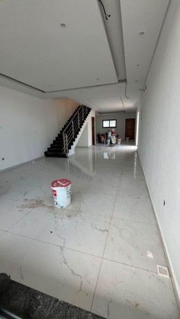 vende-se-geminada-t3-no-bairro-de-laulane-big-2