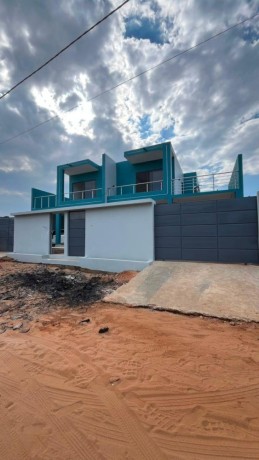 vende-se-geminada-t3-no-bairro-de-laulane-big-1