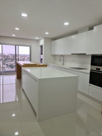 vende-se-luxuosa-penthouse-t5-duplex-mobilada-no-golf-residence-big-0