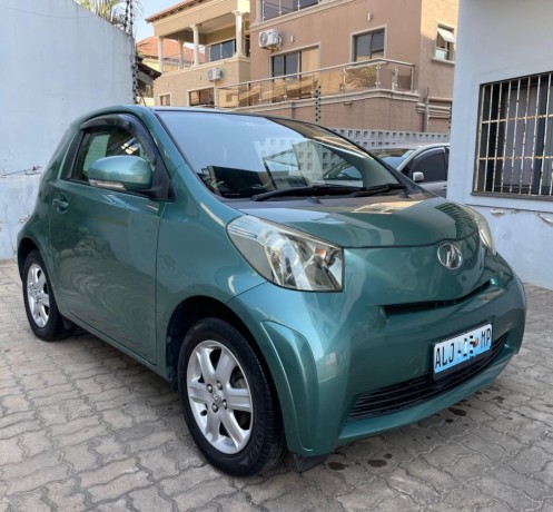 toyota-iq-big-0