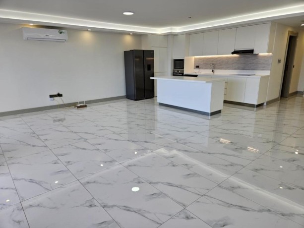 arrenda-se-belissimo-apartamento-t3-no-park-moza-com-vista-ao-mar-big-1