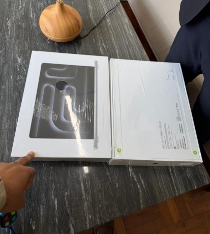 macbook-pro-m5-max-chip-16-32gb-2tb-ssd-selado-big-0
