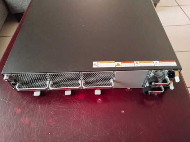 huawei-cloudengine-ce8865-4c-data-center-switch-big-2