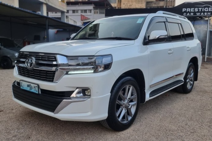 vende-se-toyota-land-cruiser-v8-2010-recem-chegado-big-0