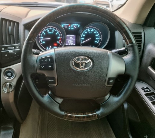 vende-se-toyota-land-cruiser-v8-2010-recem-chegado-big-3