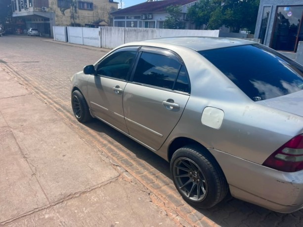 toyota-corola-xcova-big-2