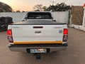 toyota-hilux-legend-45-small-2