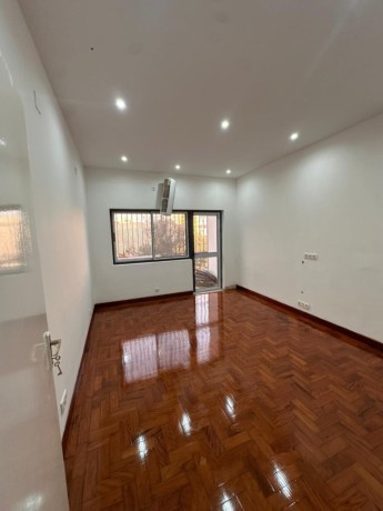 vende-se-luxuoso-apartamento-t2-no-bairro-central-big-2