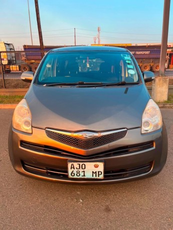 toyota-ractis-big-3