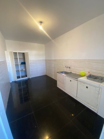 vende-se-apartamento-t3-na-malhangalene-2-andar-em-predio-curto-big-3