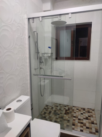 arrenda-se-luxuoso-moradia-t3-duplex-no-condominio-golden-sainds-big-0