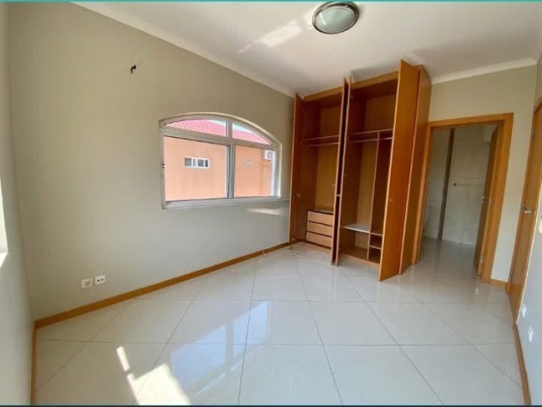 arrenda-se-magnifica-moradia-t4-no-condominio-triunfo-big-3