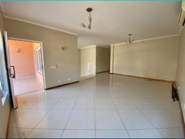 arrenda-se-magnifica-moradia-t4-no-condominio-triunfo-big-4